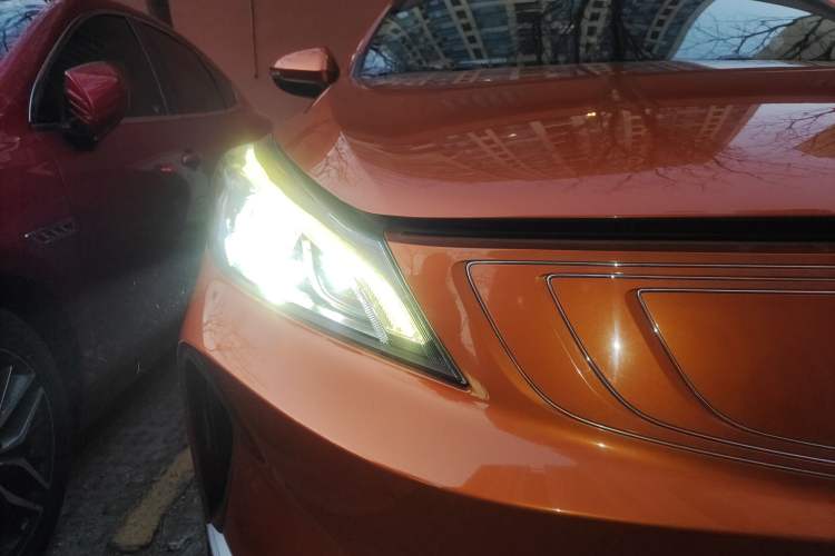Used Geely Auto Emgrand GSe 2018 ZhenShang Model Right Front Headlight