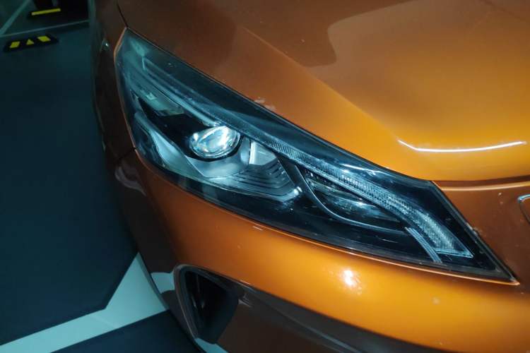 Used Geely Auto Emgrand GSe 2018 ZhenShang Model Right Front Headlight