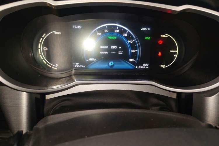 Used Geely Auto Emgrand GSe 2018 ZhenShang Model Odometer Close Up