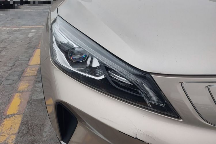 Used Geely Auto Emgrand GSe 2018 ZhenShang Model Right Front Headlight