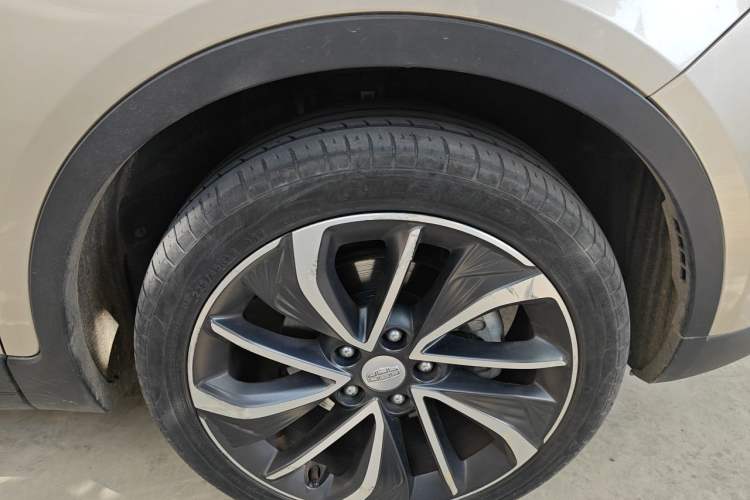 Used Geely Auto Emgrand GSe 2018 Zunshang Model Right Front Wheel Hub
