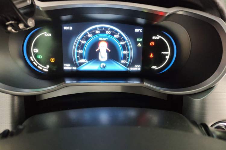 Used Geely Auto Emgrand GSe 2018 ZhenShang Model Odometer Close Up