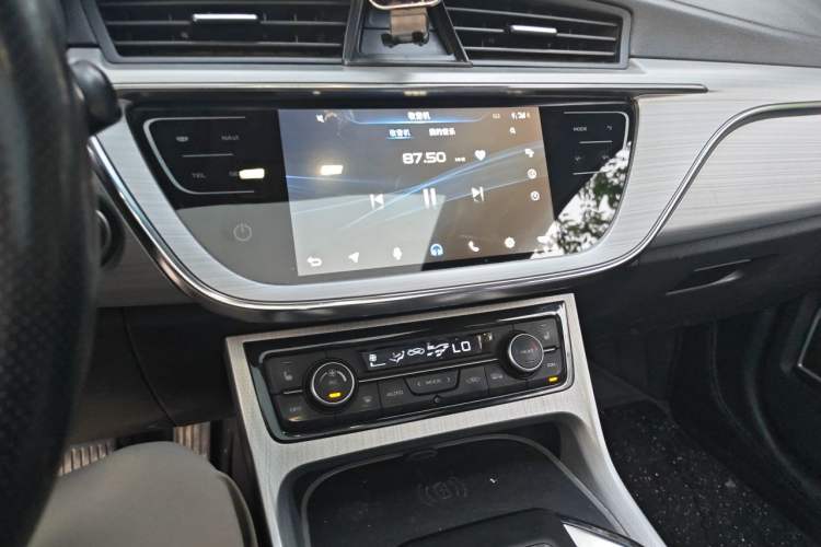 Used Geely Auto Emgrand GSe 2018 Zunshang Model Audio And AC Panel