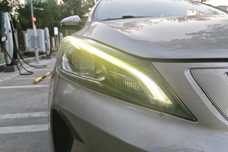 Used Geely Auto Emgrand GSe 2018 Zunshang Model Right Front Headlight