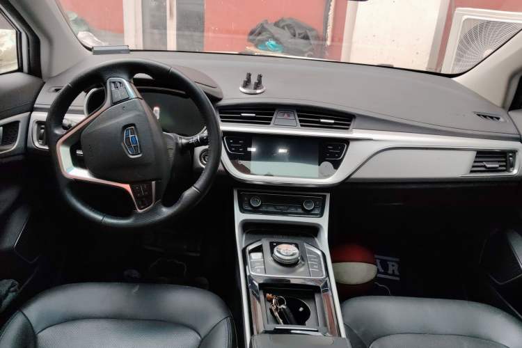 Used Geely Auto Emgrand GSe 2018 Zunshang Model Center Console