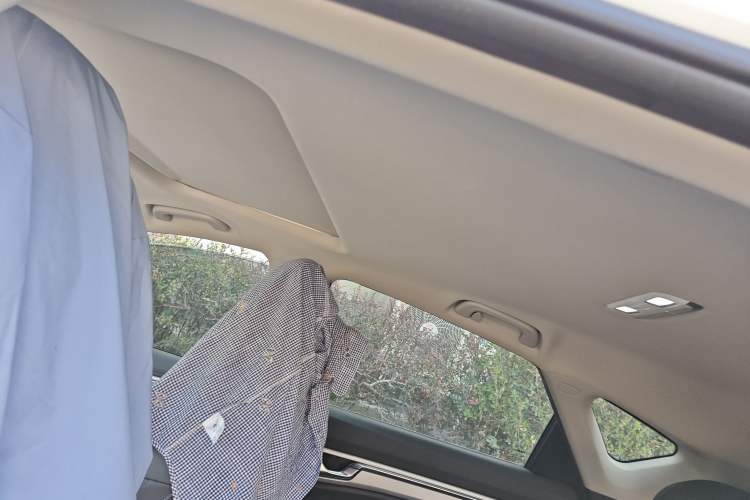 Used Geely Auto Emgrand GSe 2018 ZhenShang Model Headliner
