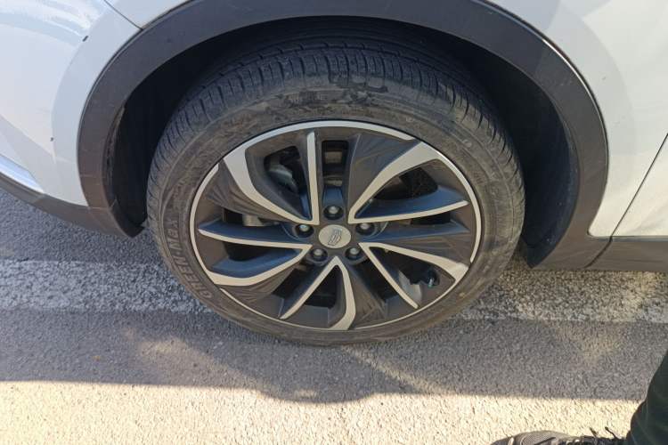 Used Geely Auto Emgrand GSe 2018 ZhenShang Model Left Front Wheel Hub