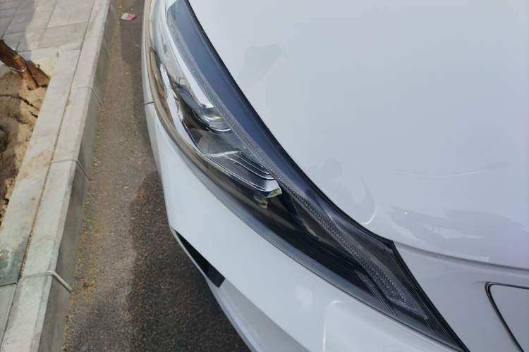 Used Geely Auto Emgrand GSe 2018 ZhenShang Model Right Front Headlight