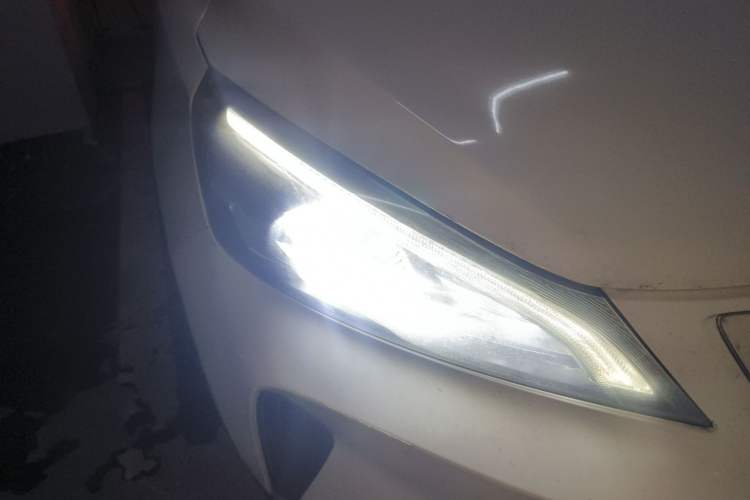 Used Geely Auto Emgrand GSe 2018 ZhenShang Model Right Front Headlight