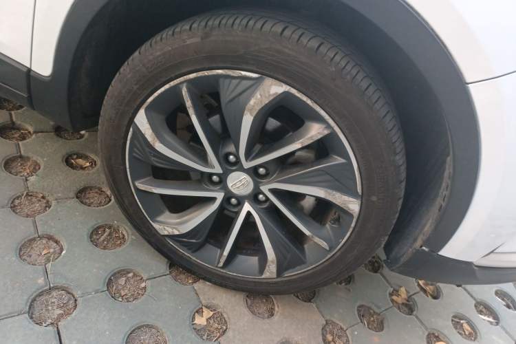 Used Geely Auto Emgrand GSe 2018 Zunshang Model Right Front Wheel Hub