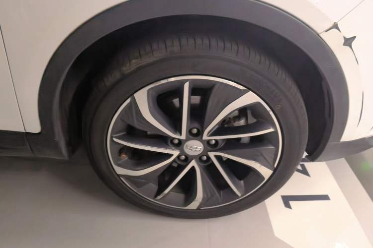 Used Geely Auto Emgrand GSe 2018 Zunshang Model Right Front Wheel Hub