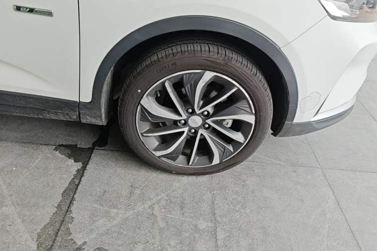 Used Geely Auto Emgrand GSe 2018 Zunshang Model Right Front Wheel Hub