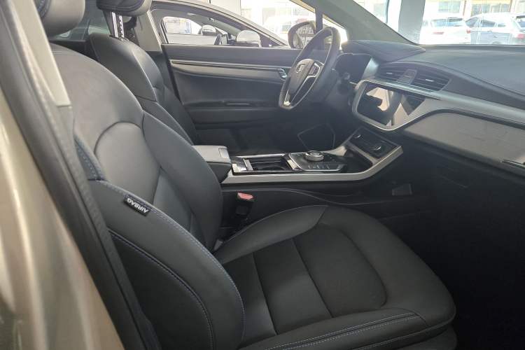 Used Geely Auto Emgrand GSe 2018 ZhenShang Model Interior 4