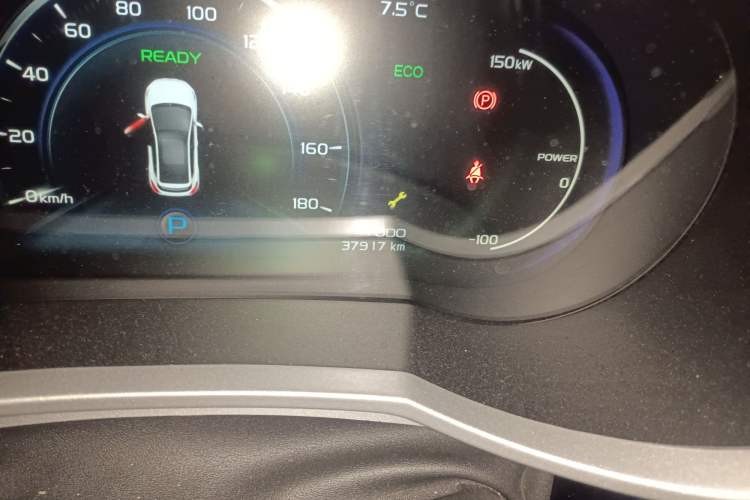 Used Geely Auto Emgrand GSe 2018 ZhenShang Model Odometer Close Up