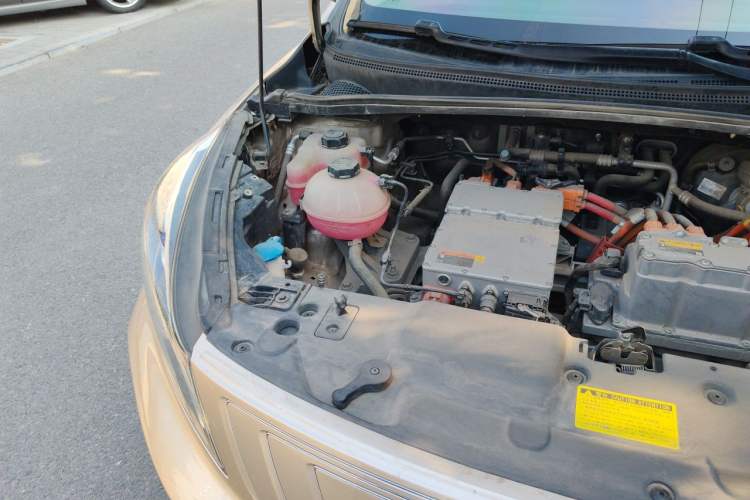 Used Geely Auto Emgrand GSe 2019 Revised Version 500 Prestige Edition Engine Bay Right