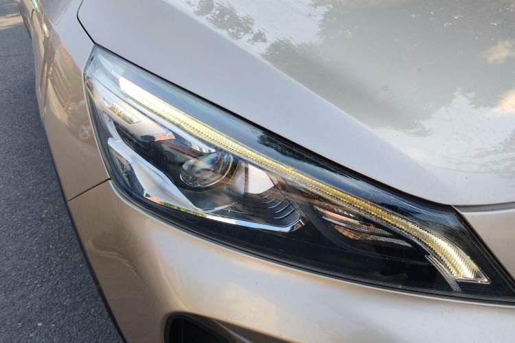 Used Geely Auto Emgrand GSe 2019 Revised Version 500 Prestige Edition Right Front Headlight