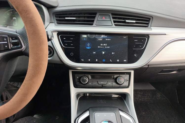 Used Geely Auto Emgrand GSe 2019 Revised Version 500 Prestige Edition Audio And AC Panel