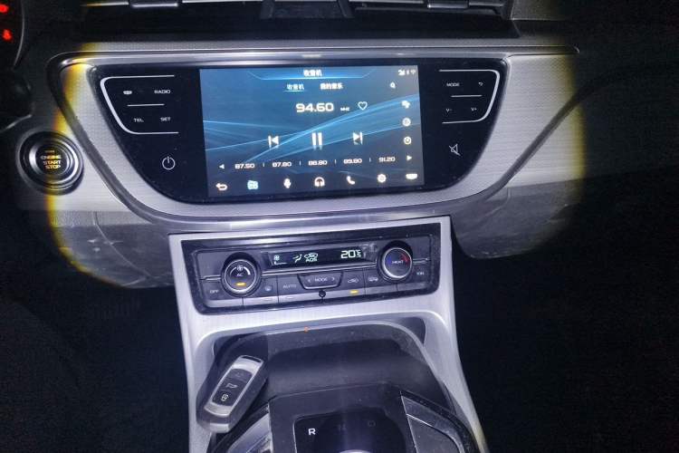 Used Geely Auto Emgrand GSe 2019 500 ZhenShang Edition Audio And AC Panel