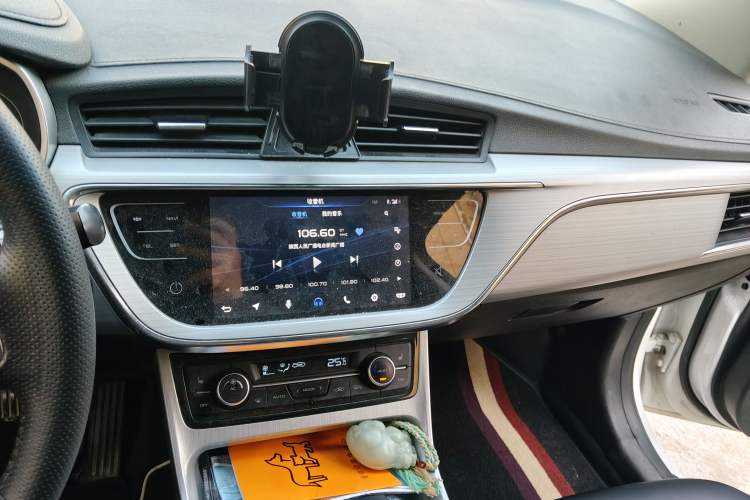 Used Geely Auto Emgrand GSe 2019 600 Luxury Edition Audio And AC Panel