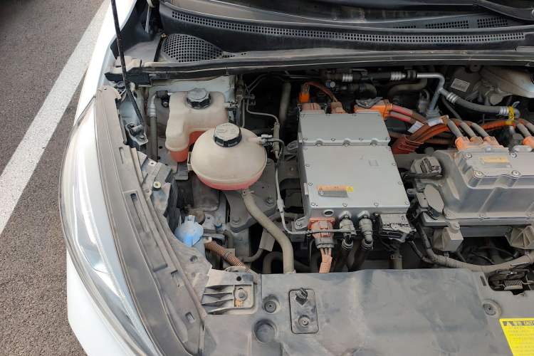 Used Geely Auto Emgrand GSe 2019 Revised Version 500 Prestige Edition Engine Bay Right