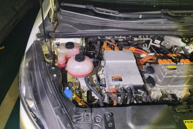 Used Geely Auto Emgrand GSe 2019 500 ZhenShang Edition Engine Bay Right
