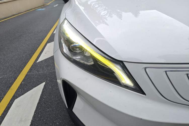 Used Geely Auto Emgrand GSe 2019 Revised Version 600 Luxury Edition Right Front Headlight