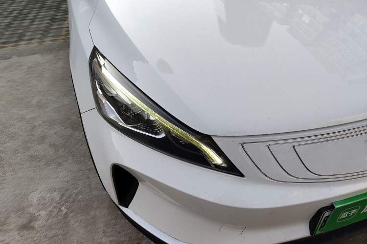 Used Geely Auto Emgrand GSe 2019 600 Luxury Edition Right Front Headlight