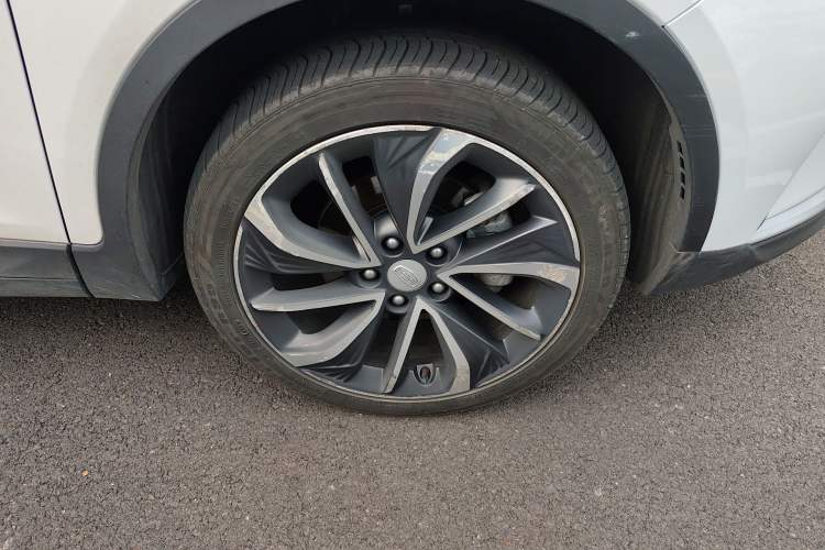 Used Geely Auto Emgrand GSe 2019 Revised Version 500 Prestige Edition Right Front Wheel Hub