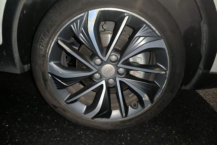 Used Geely Auto Emgrand GSe 2019 Restyled 500 LingShang Version Right Front Wheel Hub