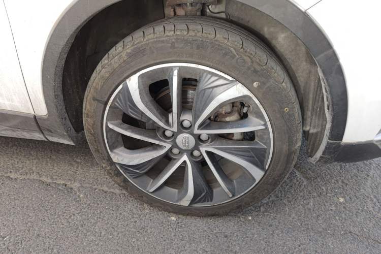 Used Geely Auto Emgrand GSe 2019 500 ZhenShang Edition Right Front Wheel Hub
