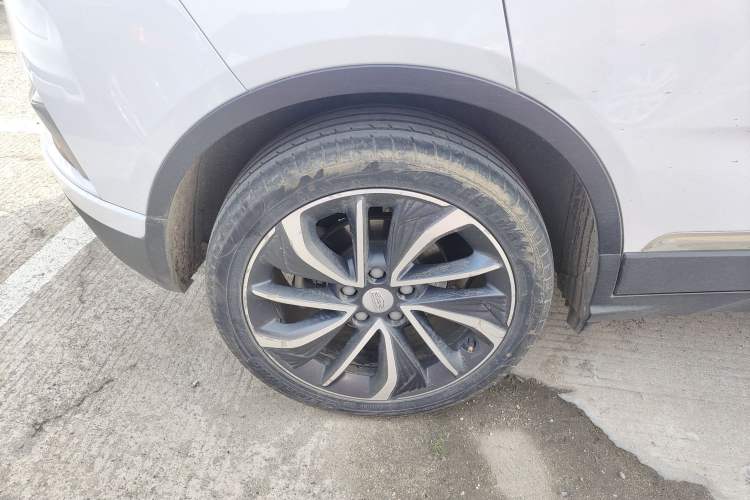 Used Geely Auto Emgrand GSe 2019 500 ZhenShang Edition Right Rear Wheel Hub