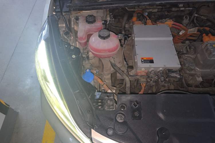 Used Geely Auto Emgrand GSe 2019 500 ZhenShang Edition Engine Bay Right