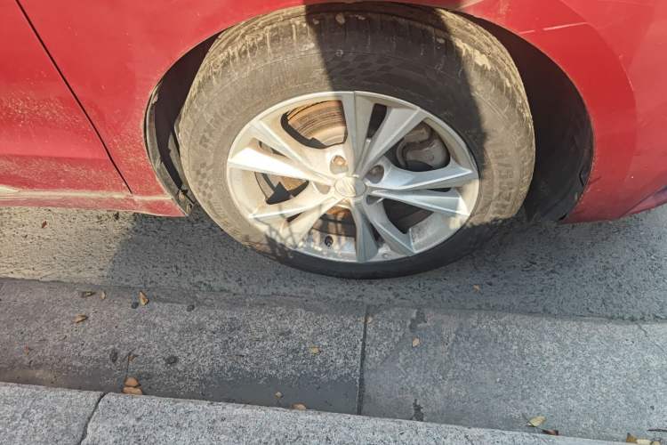 Used Geely Auto Emgrand GT 2020 1.8T Flagship Edition Right Front Wheel Hub