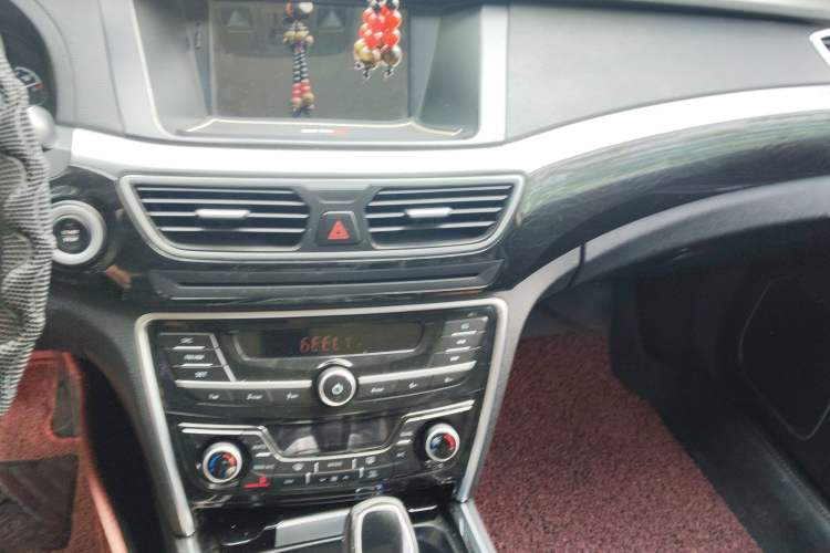 Used Geely Auto Emgrand GT 2015 2.4L Comfort Model Audio And AC Panel