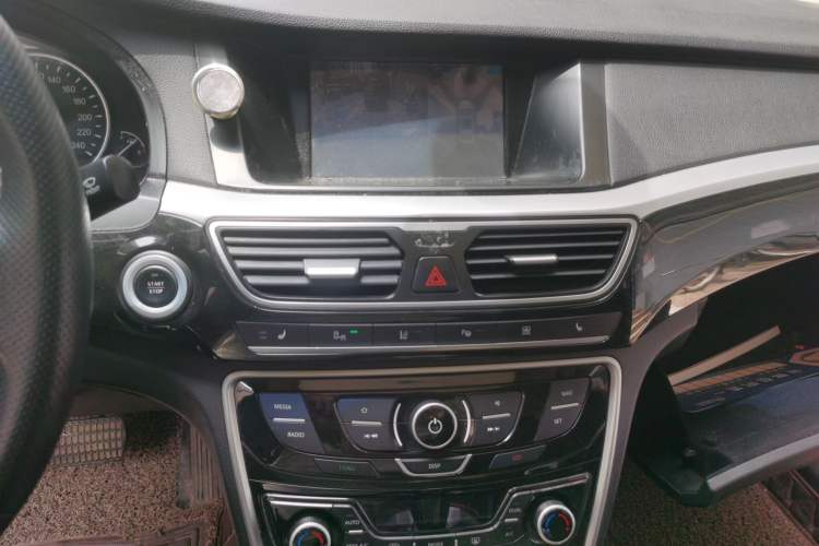 Used Geely Auto Emgrand GT 2015 1.8T Flagship Model Audio And AC Panel