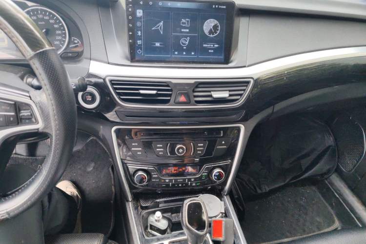 Used Geely Auto Emgrand GT 2015 1.8T Comfort Model Audio And AC Panel