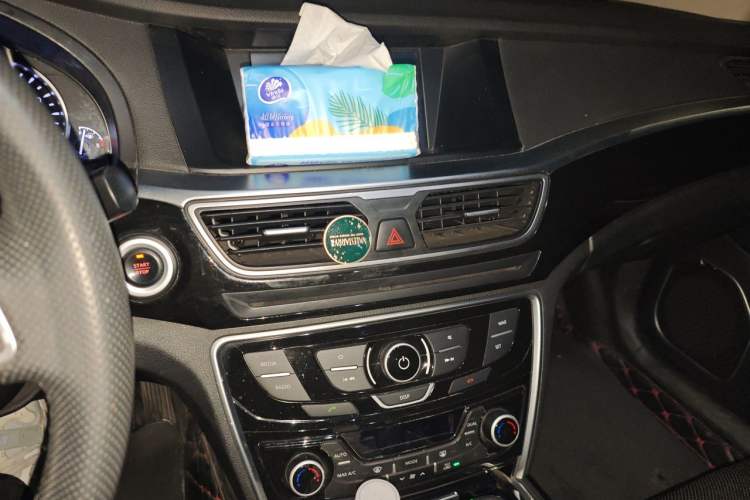 Used Geely Auto Emgrand GT 2015 1.8T Premium Model Audio And AC Panel