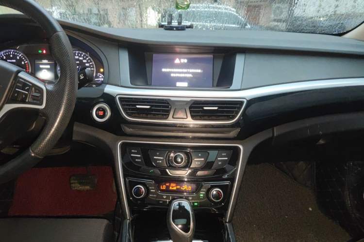 Used Geely Auto Emgrand GT 2015 2.4L Standard Edition Audio And AC Panel