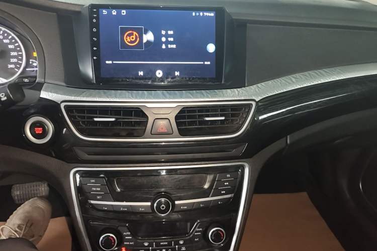 Used Geely Auto Emgrand GT 2015 2.4L Comfort Model Audio And AC Panel