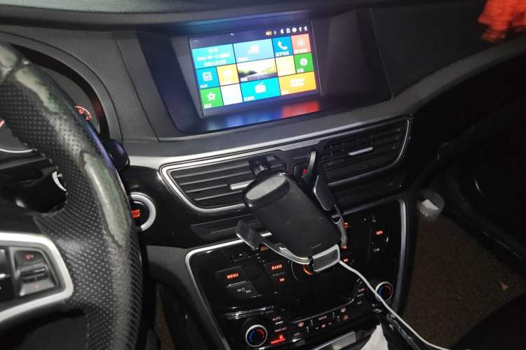 Used Geely Auto Emgrand GT 2015 1.8T Comfort Model Audio And AC Panel