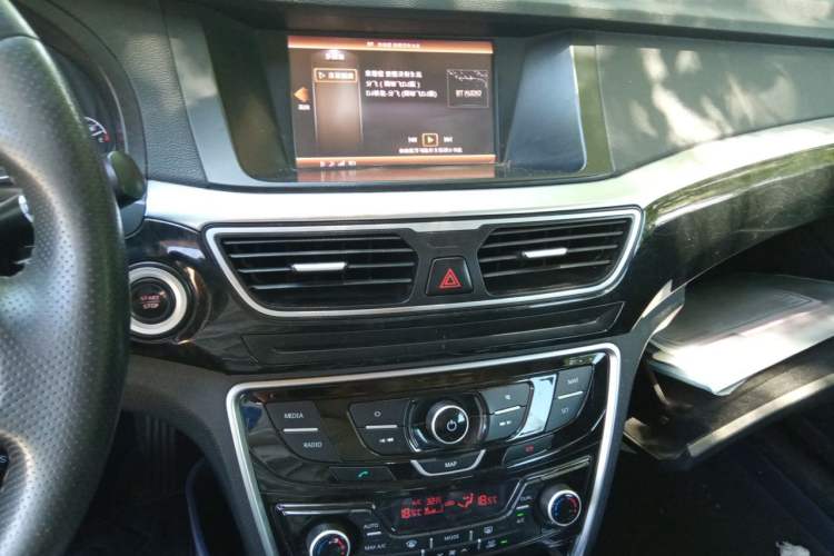 Used Geely Auto Emgrand GT 2015 2.4L Comfort Model Audio And AC Panel