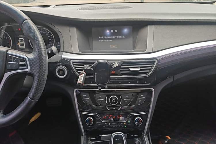 Used Geely Auto Emgrand GT 2015 1.8T Flagship Model Audio And AC Panel