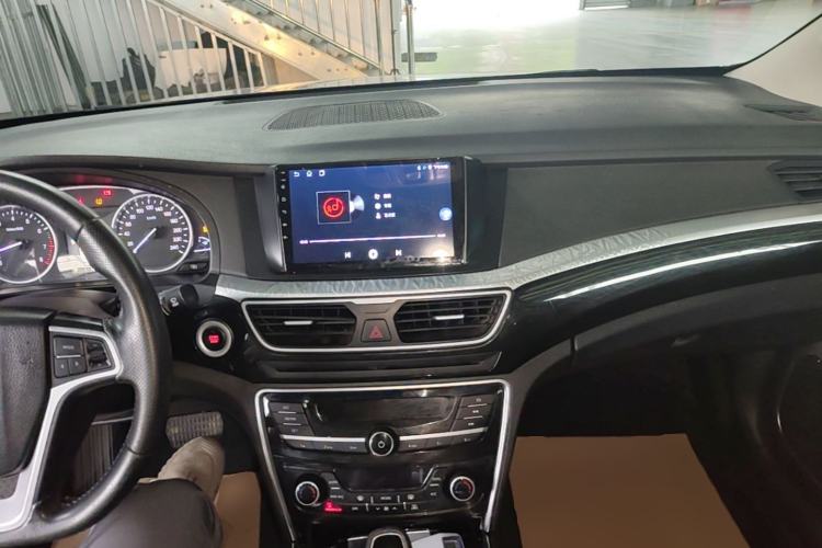 Used Geely Auto Emgrand GT 2015 2.4L Comfort Model Center Console