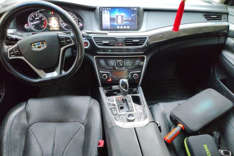 Used Geely Auto Emgrand GT 2015 1.8T Flagship Model Center Console