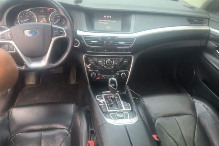 Used Geely Auto Emgrand GT 2015 1.8T Flagship Model Center Console