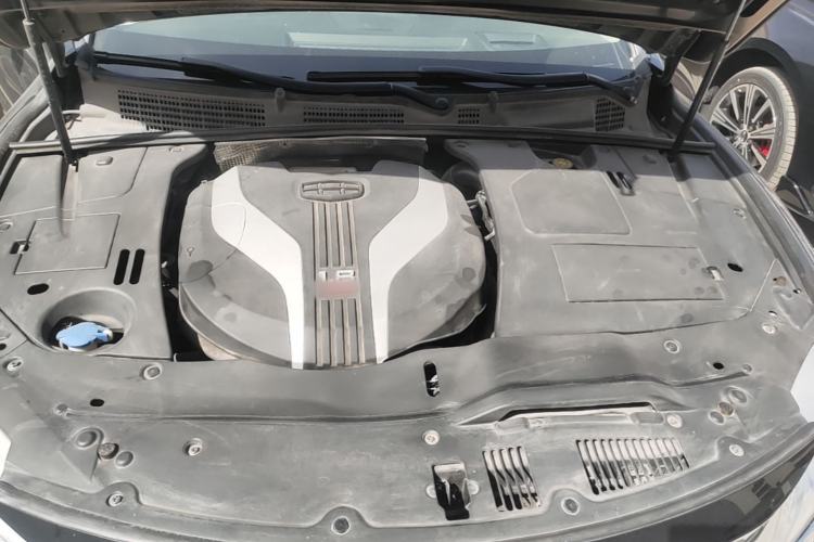 Used Geely Auto Emgrand GT 2015 1.8T Flagship Model Engine Bay