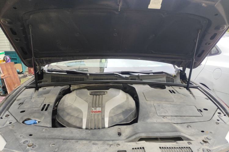 Used Geely Auto Emgrand GT 2015 1.8T Flagship Model Engine Bay