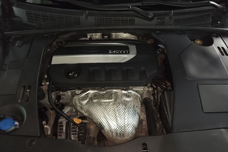 Used Geely Auto Emgrand GT 2015 2.4L Comfort Model Engine Bay