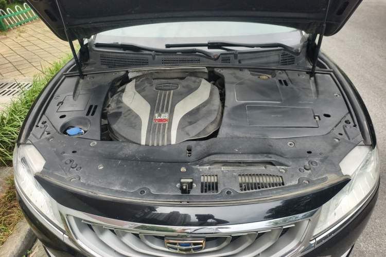 Used Geely Auto Emgrand GT 2015 1.8T Flagship Model Engine Bay