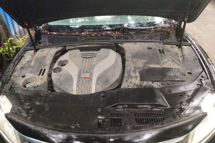Used Geely Auto Emgrand GT 2015 1.8T Flagship Model Engine Bay